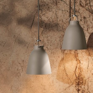 Lámpara suspensión Caravaggio de Fritz Hansen con un diseño elegante de alta calidad.