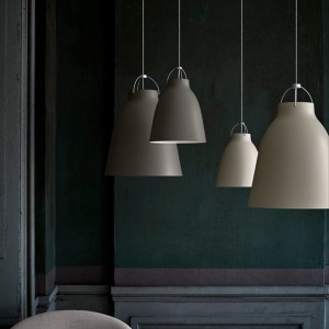 Lámpara suspensión Caravaggio de Fritz Hansen con un diseño elegante de alta calidad.