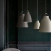 Lámpara suspensión Caravaggio de Fritz Hansen con un diseño elegante de alta calidad.