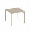Mesa cuadrada AllSize de Fast. Mesas de diseño moderno para exteriores.