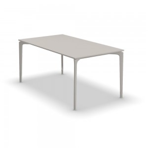 Mesa rectangular Allsize Aluminio de elegante diseño de Fast. Mesas para exteriores.