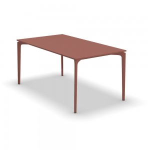 Mesa rectangular Allsize Aluminio de elegante diseño de Fast. Mesas para exteriores.