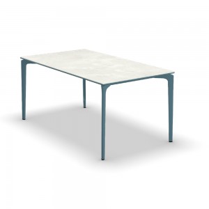 Mesa rectangular Allsize Gres para espacios exteriores de Fast. Mesas para terrazas.