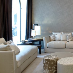 Lámpara sobremesa Audrey TA de Contardi con diseño elegante, vanguardista y moderno.