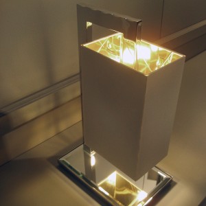 Lámpara sobremesa Audrey TA de Contardi con diseño elegante, vanguardista y moderno.