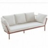Sofá Ria con elegante diseño moderno perfecto para ambientes exteriores de Fast.