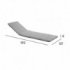Colchón Ushuaia de Fast para tumbona perfecto para el uso en ambientes exteriores elegantes.