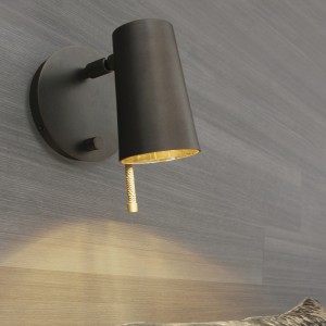 Aplique pared Up de Contardi con un diseño moderno y elegante. Una lámpara de pared moderna.
