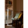 Lámpara de pie Plié de Fambuena iluminación moderna para ambientes interiores.