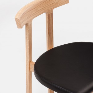 Silla Torii de Bensen con un diseño moderno y elegante de grandes acabados.
