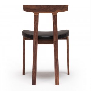 Silla Torii de Bensen con un diseño moderno y elegante de grandes acabados.
