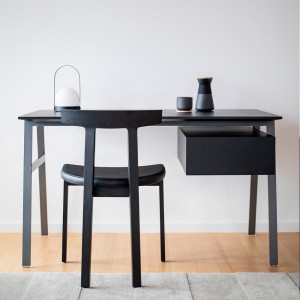 Silla Torii de Bensen con un diseño moderno y elegante de grandes acabados.