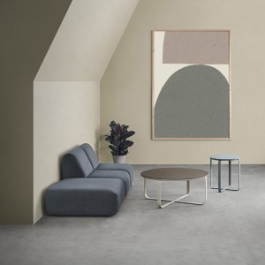 Mesa auxiliar Clik Cruceta versátil para espacios interiores de Kendo.