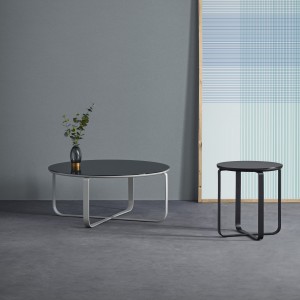 Mesa auxiliar Clik Cruceta versátil para espacios interiores de Kendo.