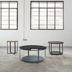 Mesa auxiliar Clik Cruceta versátil para espacios interiores de Kendo.