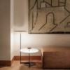 Lámpara suelo Flat 5945 de Vibia. Diseó moderno de iluminación para interiores.