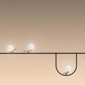 Lámpara Yanzi /SC1 de Artemide con un diseño único y elegante de suspensión.