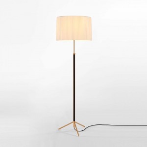 Lámpara pie de salón G2 1963 de Santa & Cole. Lámparas de diseño moderno.