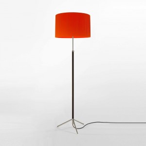 Lámpara pie de salón G2 1963 de Santa & Cole. Lámparas de diseño moderno.