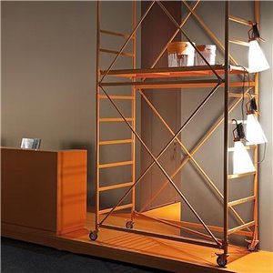 Lámpara sobremesa Mayday de Flos. Iluminación para contract.