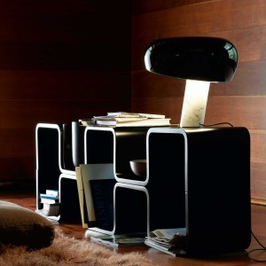 Lámpara mesa de marmol Snoopy de Flos Iluminación. Lámpara de diseño novedoso.