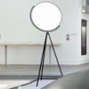 Lámpara de aluminio de pie Superloon de Flos Iluminación. Lámparas minimalistas.