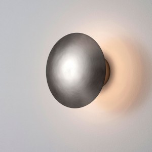 Aplique Disco de SantaCole. Lampara excelenet para alumbrar cualquier espacio.