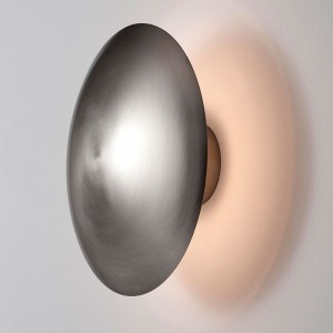 Aplique Disco de SantaCole. Lampara excelenet para alumbrar cualquier espacio.