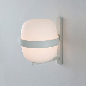 Aplique Wally Cestita de Santa & Cole. Lámparas diseño moderno aptas para exteriores.