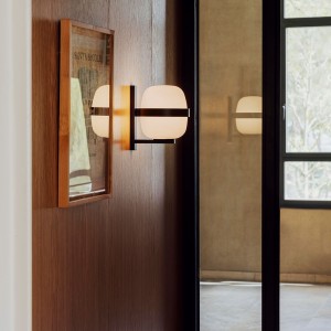 Aplique Wally Cestita de Santa & Cole. Lámparas diseño moderno aptas para exteriores.