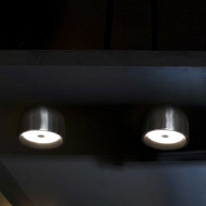 Lámpara de pared y techo Wan C/W de Flos Iluminación.