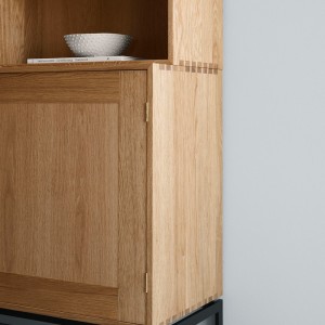 Estantería modular FK63 de Carl Hansen and Son. Diseño elegante y moderno que da calidez a cualquier espacio.