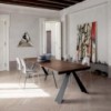 Consola Ventaglio extensible de Tonin casa. Diseño versatil y moderno.