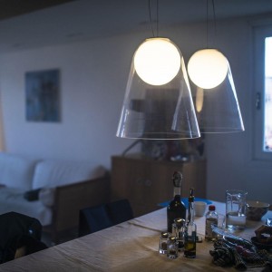 Lámpara suspensión Satellight de Foscarini. Lamparas innovadora para hogar.