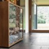 Vitrina Granada de Tonin casa. Muebles modernos de hogar.