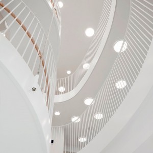 Lámpara LP Slim Semi Recessed de Louis Poulsen.