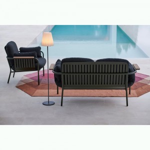 Sofá 2 plazas Capa de Gandia Blasco. Muebles de diseño moderno para exterior.