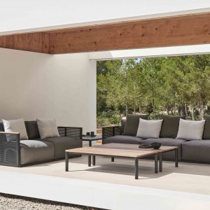 Mesa baja Bosc de Gandia Blasco. Diseño moderno para jardines y terrazas.