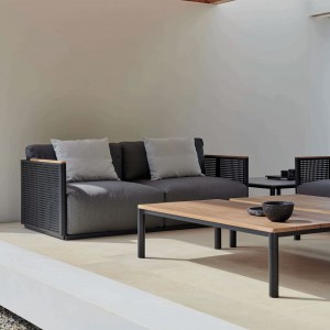 Mesa baja Bosc de Gandia Blasco. Diseño moderno para jardines y terrazas.