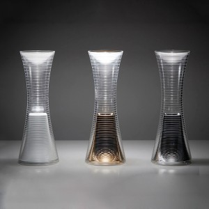 Lámpara sobremesa Come Together Artemide. Lámparas de batería recargable