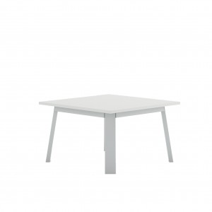 Mesa de diseño español para la tumbona Timeless exterior de Gandia Blasco.