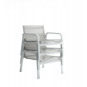 Sillón apilable de exterior Stack de Gandia Blasco. Moderno y elegante.