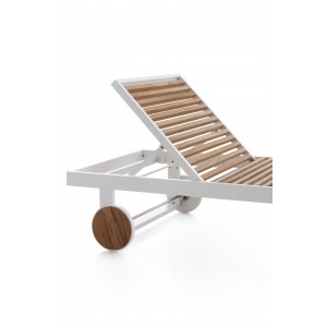 Tumbona reclinable DNA Teca para jardín de Gandia Blasco.