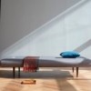 Sofá cama individual Unfurl de Innovation Living de diseño para oficina.