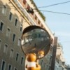 Lámpara sobremesa Toy Kartell de Oso Moschino ideal para dormitorios.