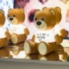 Lámpara sobremesa Toy Kartell de Oso Moschino ideal para dormitorios.