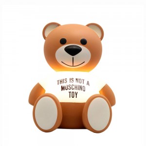 Lámpara sobremesa Toy Kartell de Oso Moschino ideal para dormitorios.