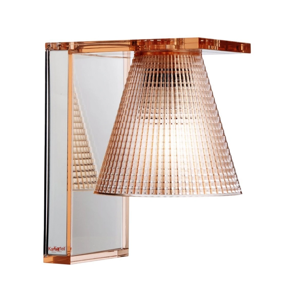 Aplique Light-Air de Kartell ideal para salones o dormitorios.