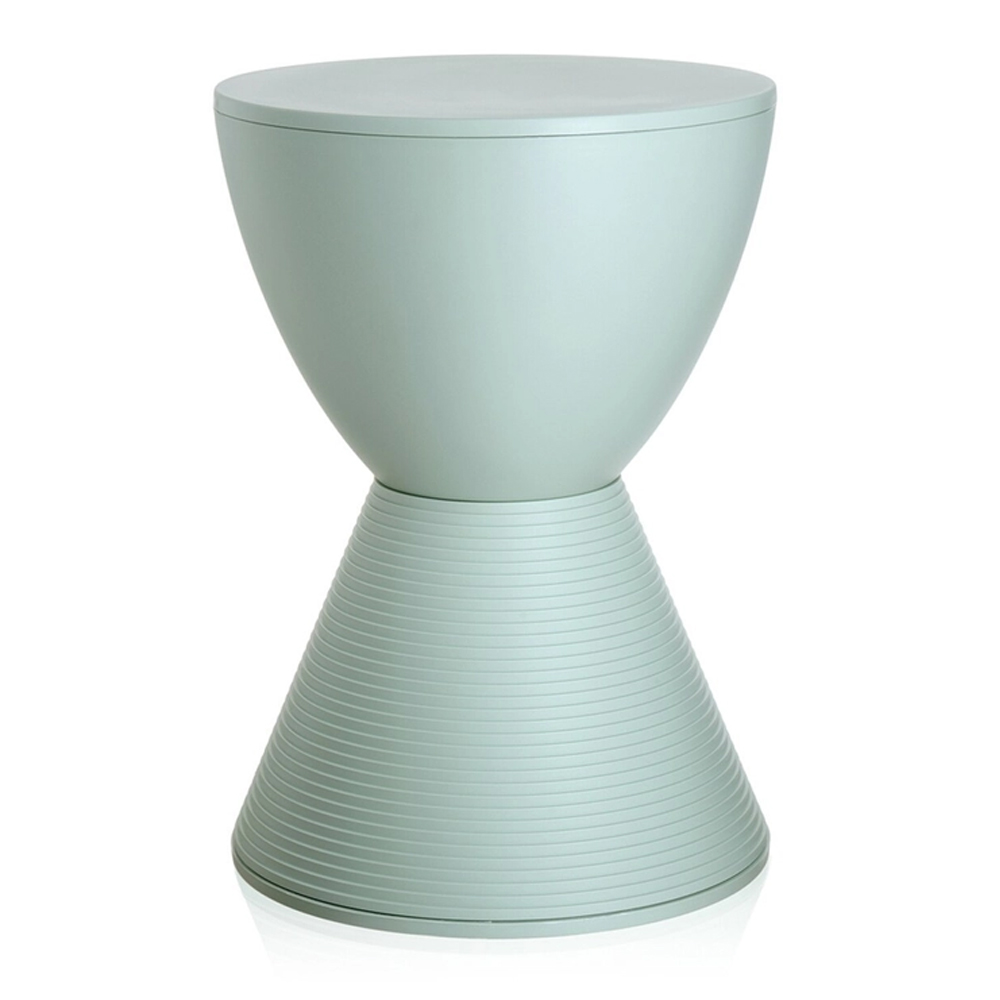 Mesita auxiliar de polipropileno Prince Aha Kartell. Ideal para interior y exterior.