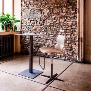 Taburete Victor X de Cattelan Italia. Muebles modernos italianos. Taburetes giratorios.